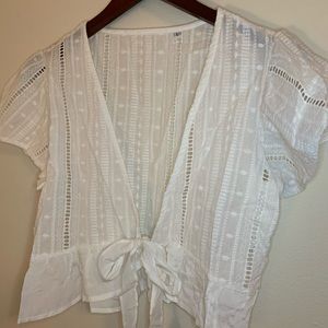 Cute white top. Tie front